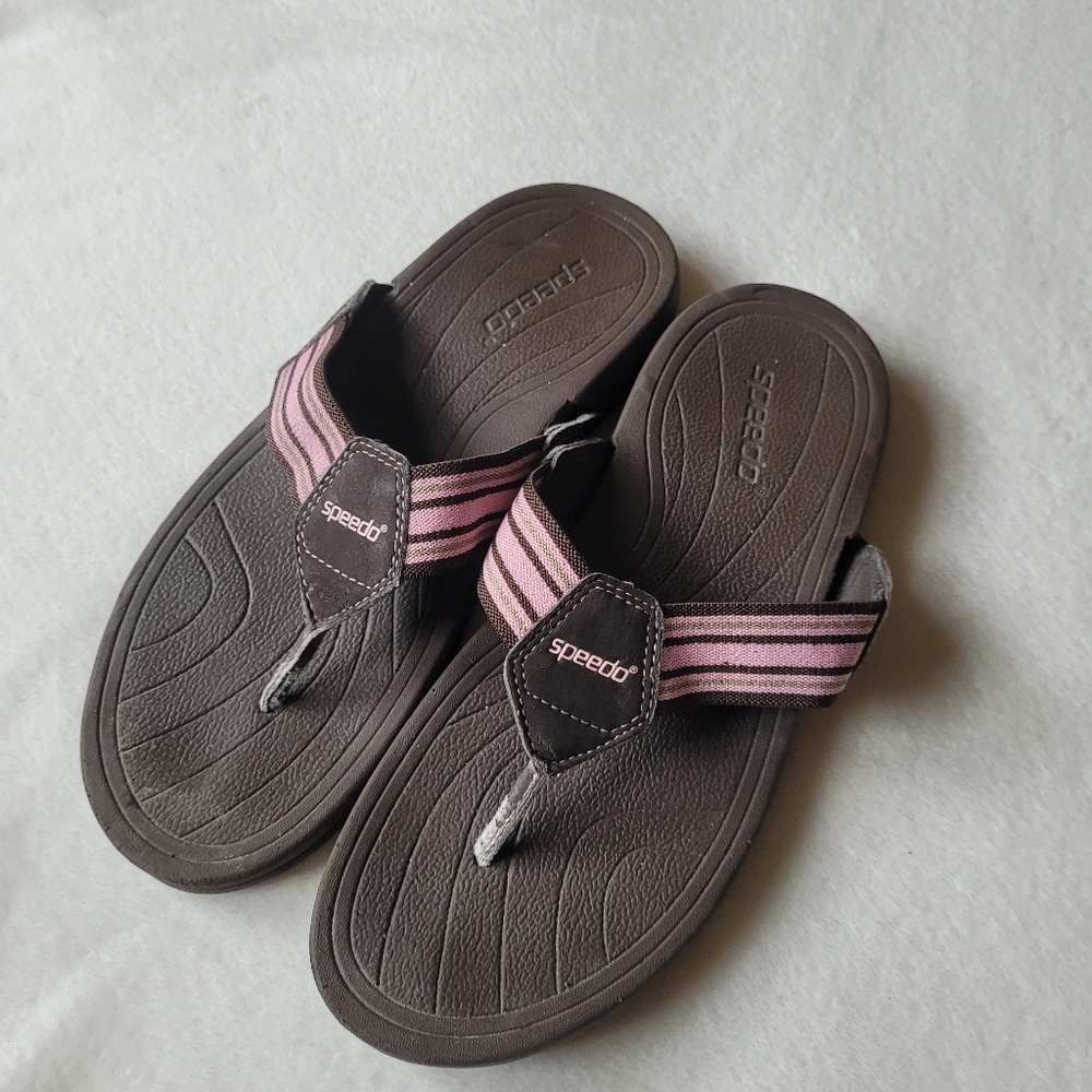 Speedo flip flops brown pink sz 8